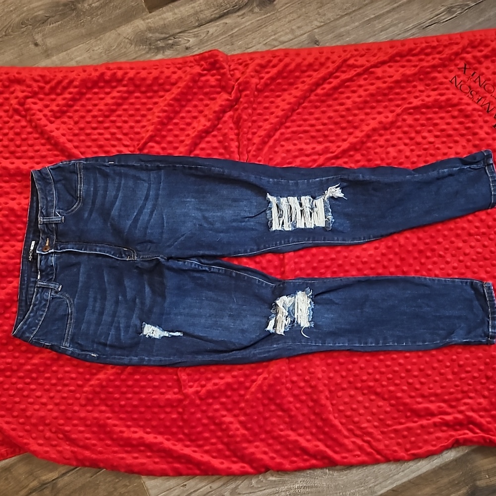 Distressed Jean size 15 Fashion Nova